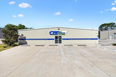 Tiny photo for 1818 Greenleaf Lane, Leesburg, FL 34748 (MLS # G5110546)