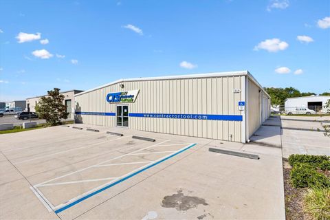 Tiny photo for 1818 Greenleaf Lane, Leesburg, FL 34748 (MLS # G5110546)