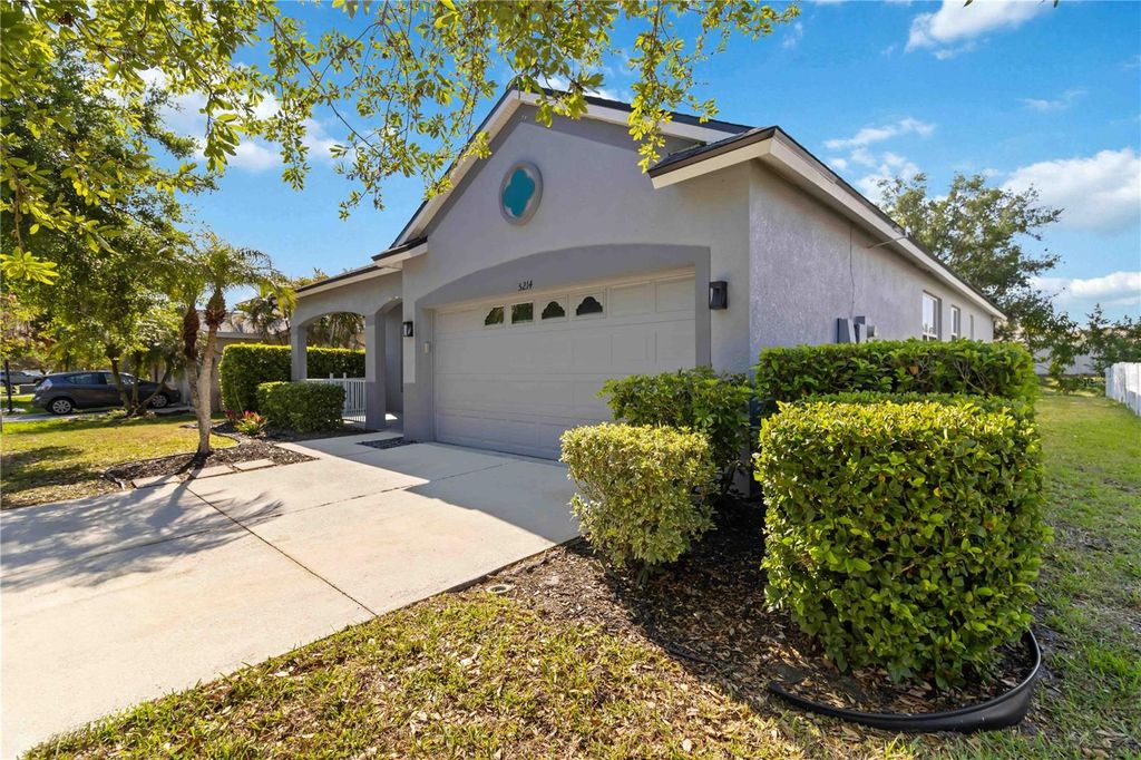 Photo of 5214 60th Drive E, Bradenton, FL 34203 (MLS # A4688254)