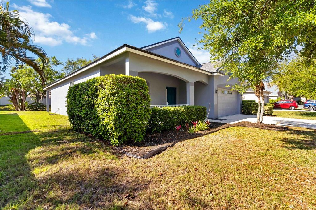 Photo of 5214 60th Drive E, Bradenton, FL 34203 (MLS # A4688254)