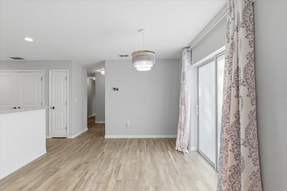 TOWER PALMS - Residential