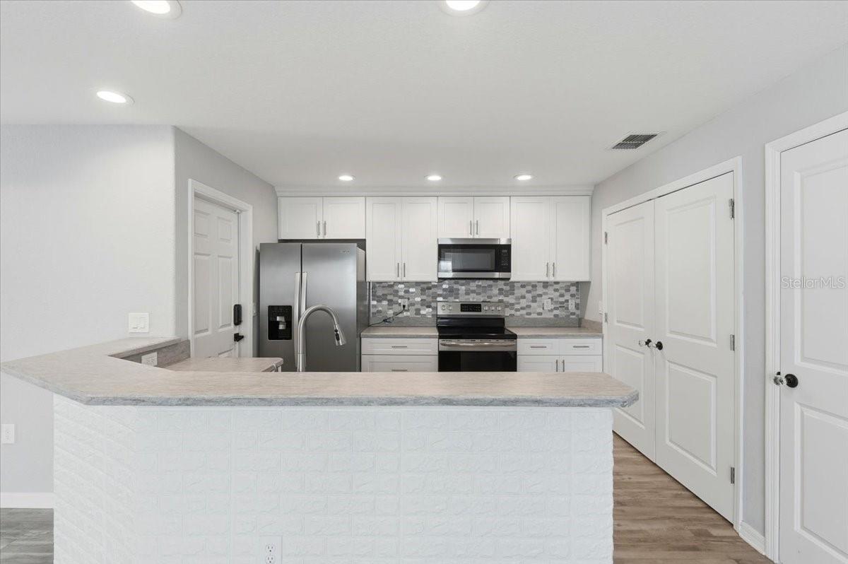 TOWER PALMS - Residential