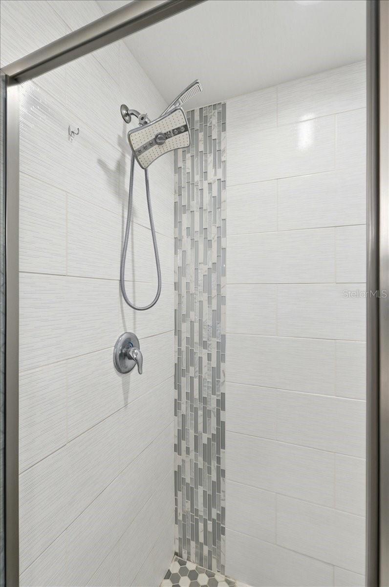 TOWER PALMS - Residential