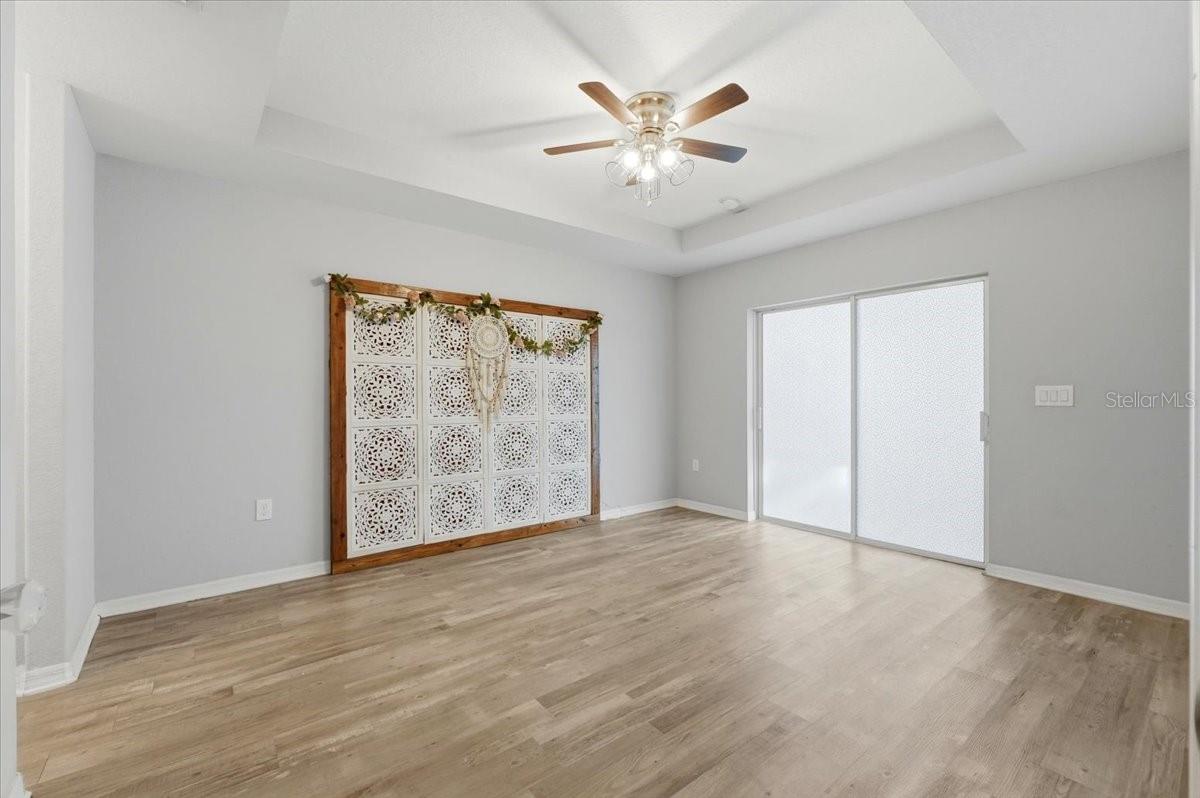 TOWER PALMS - Residential