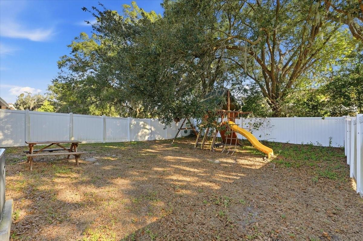 TOWER PALMS - Residential