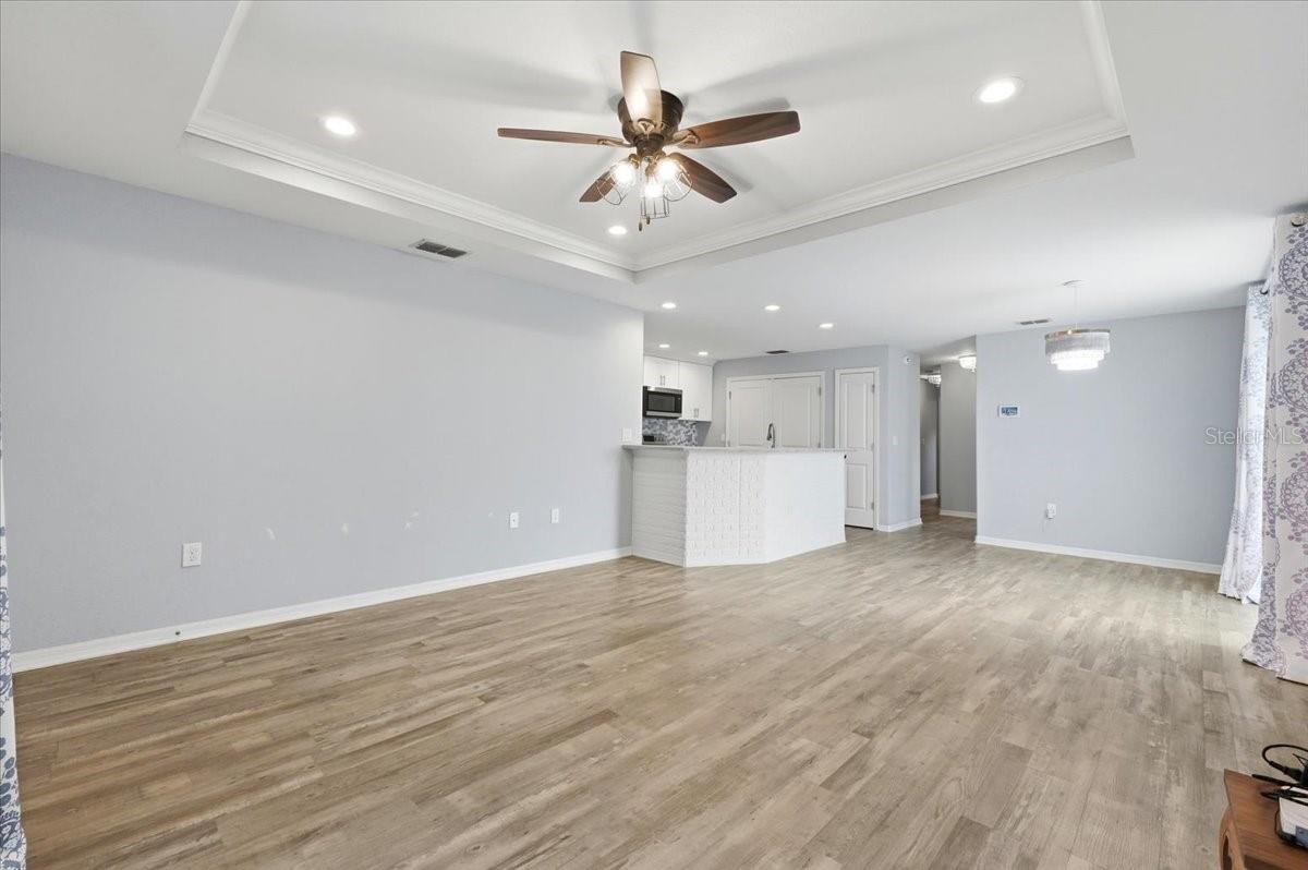 TOWER PALMS - Residential