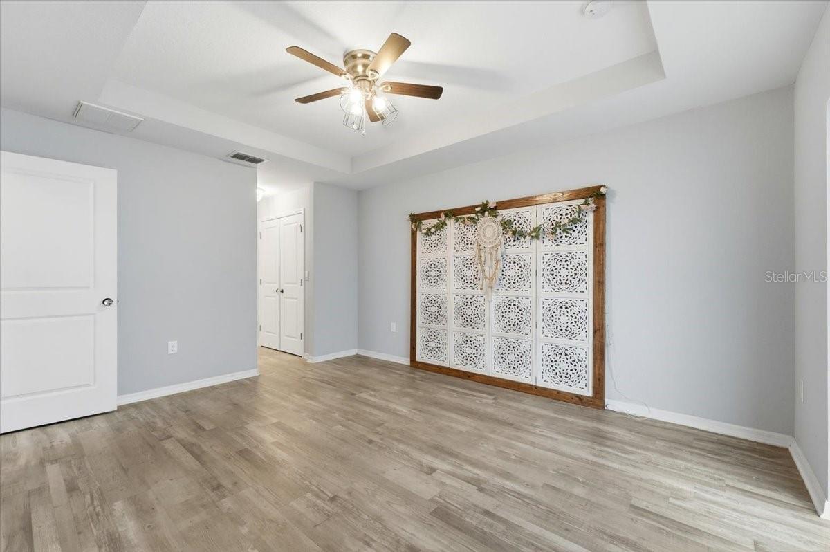 TOWER PALMS - Residential