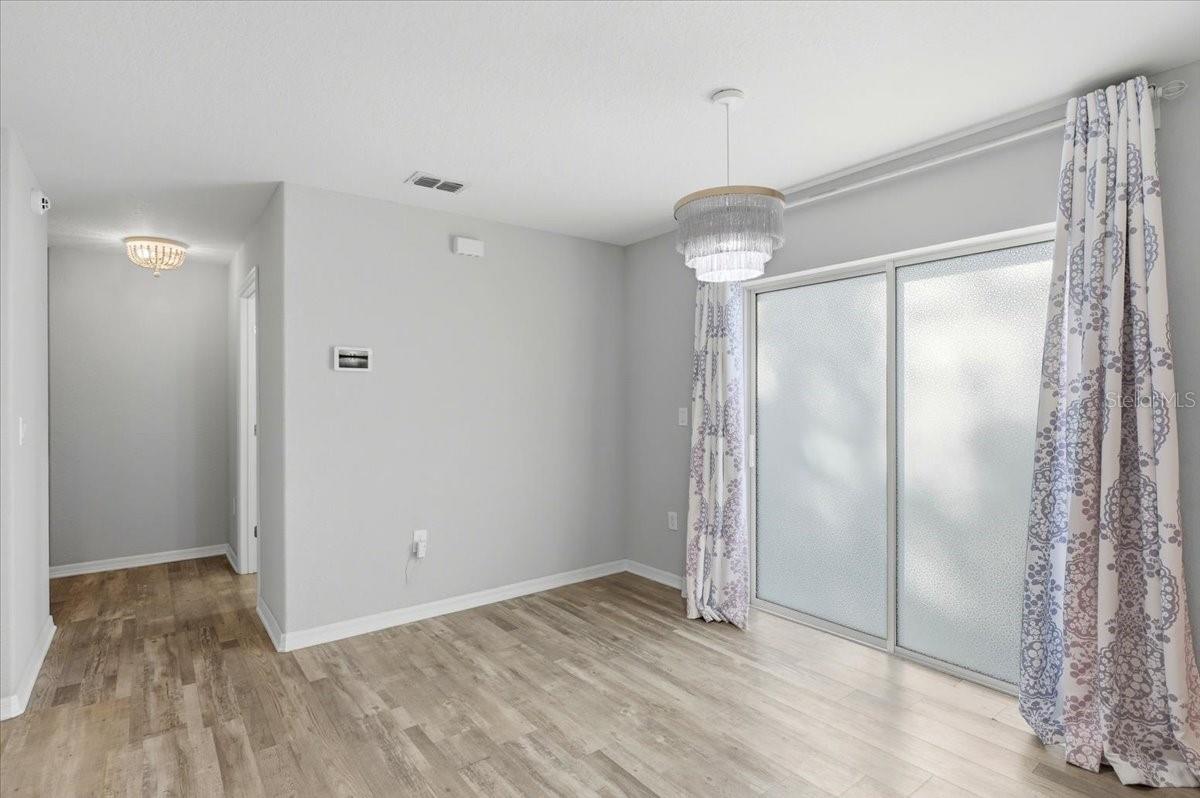 TOWER PALMS - Residential