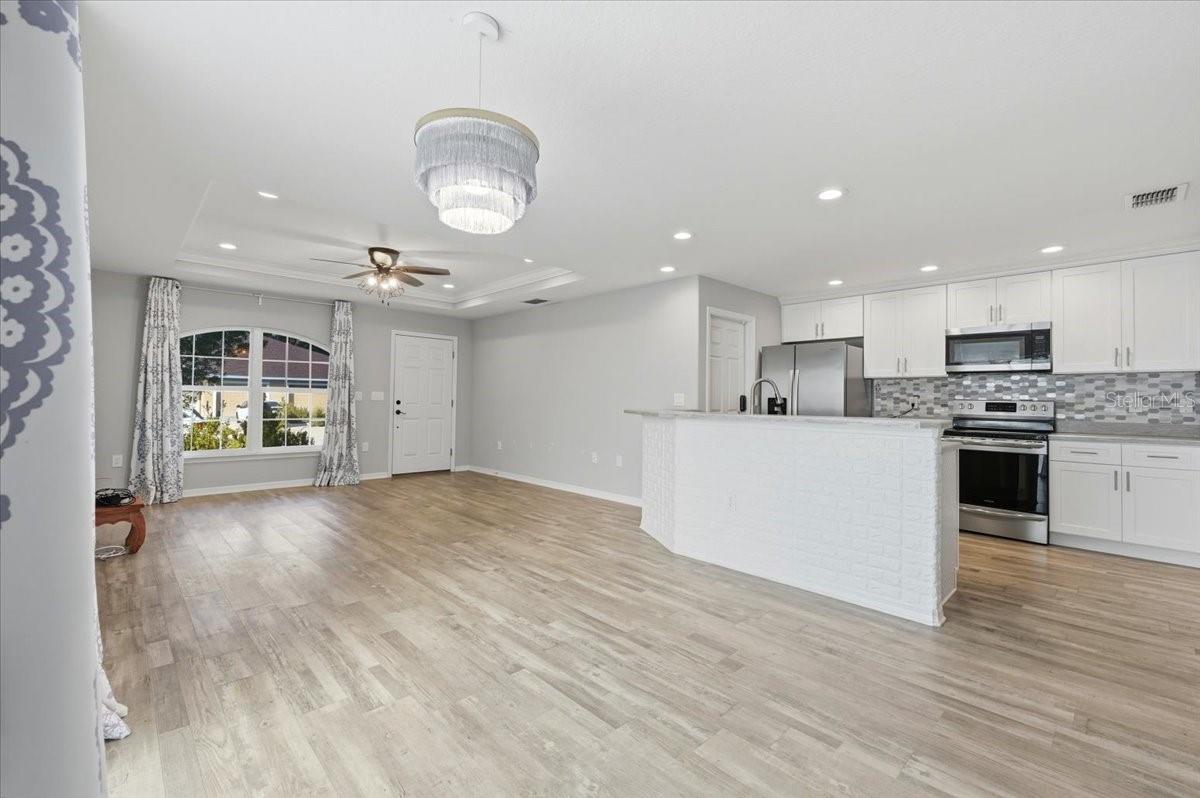 TOWER PALMS - Residential