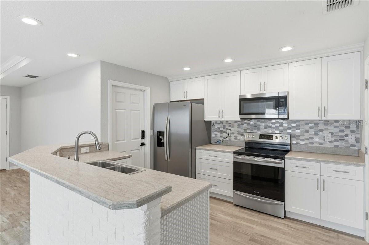 TOWER PALMS - Residential