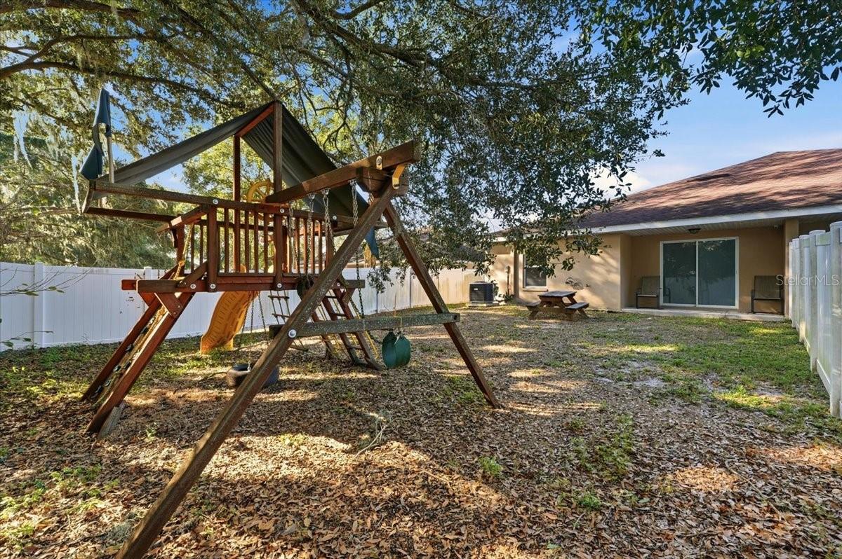 TOWER PALMS - Residential