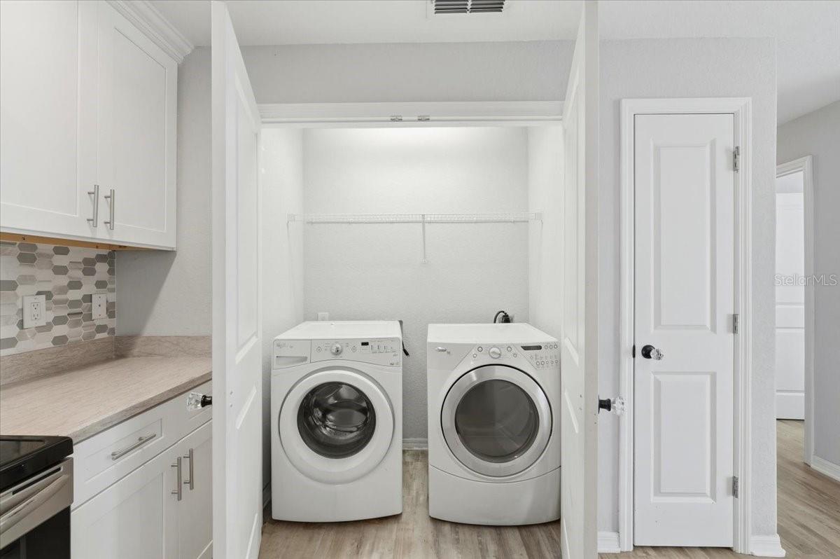 TOWER PALMS - Residential