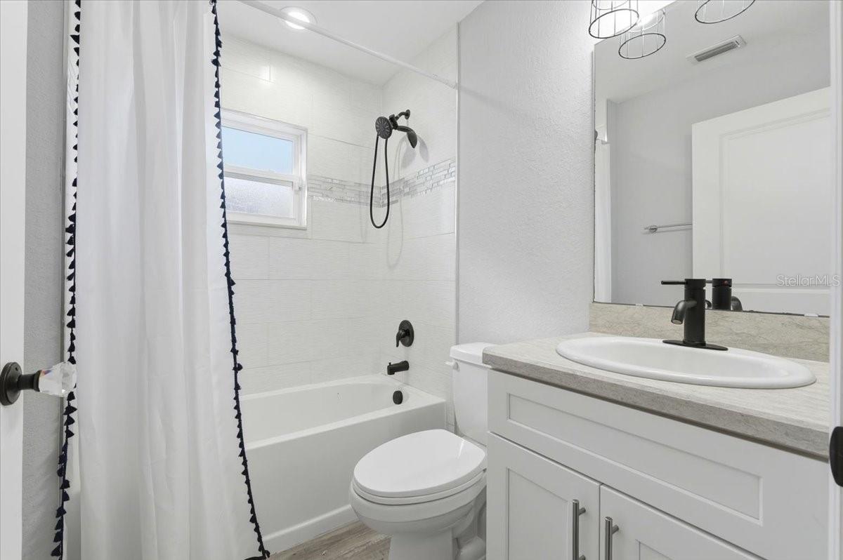 TOWER PALMS - Residential