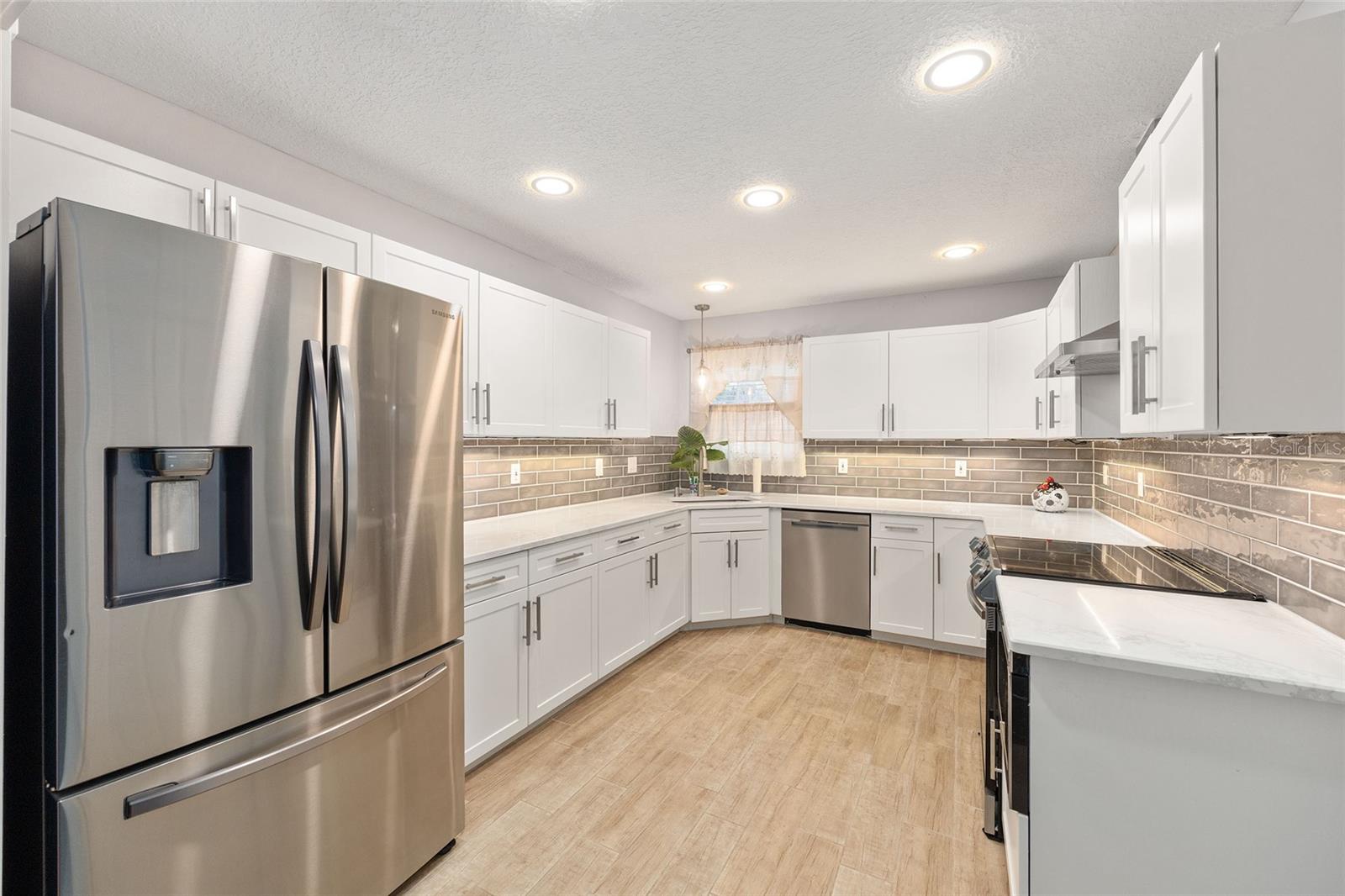 LEESBURG BEVERLY HARBORS 02 CONDO - Residential