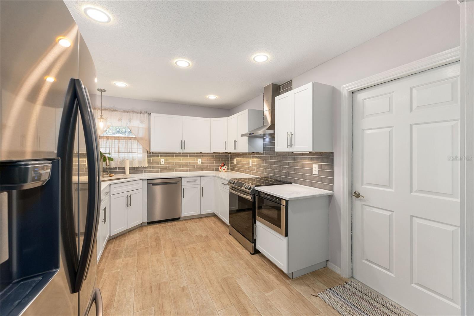 LEESBURG BEVERLY HARBORS 02 CONDO - Residential