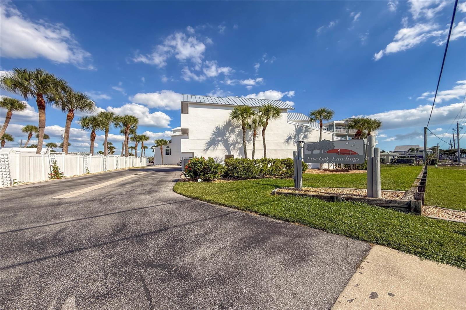 LIVE OAK LANDINGS PH 04 - Residential