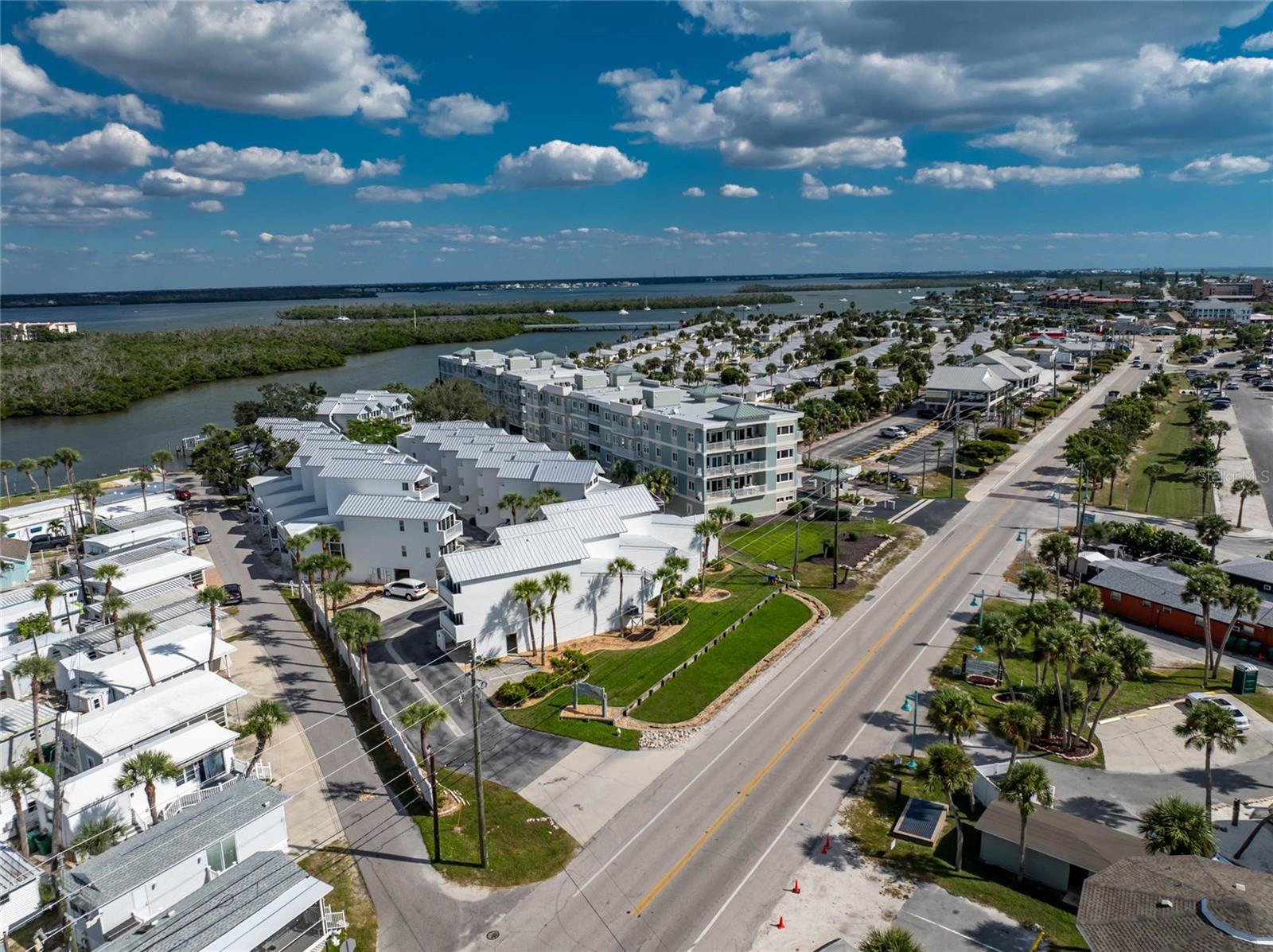 LIVE OAK LANDINGS PH 04 - Residential