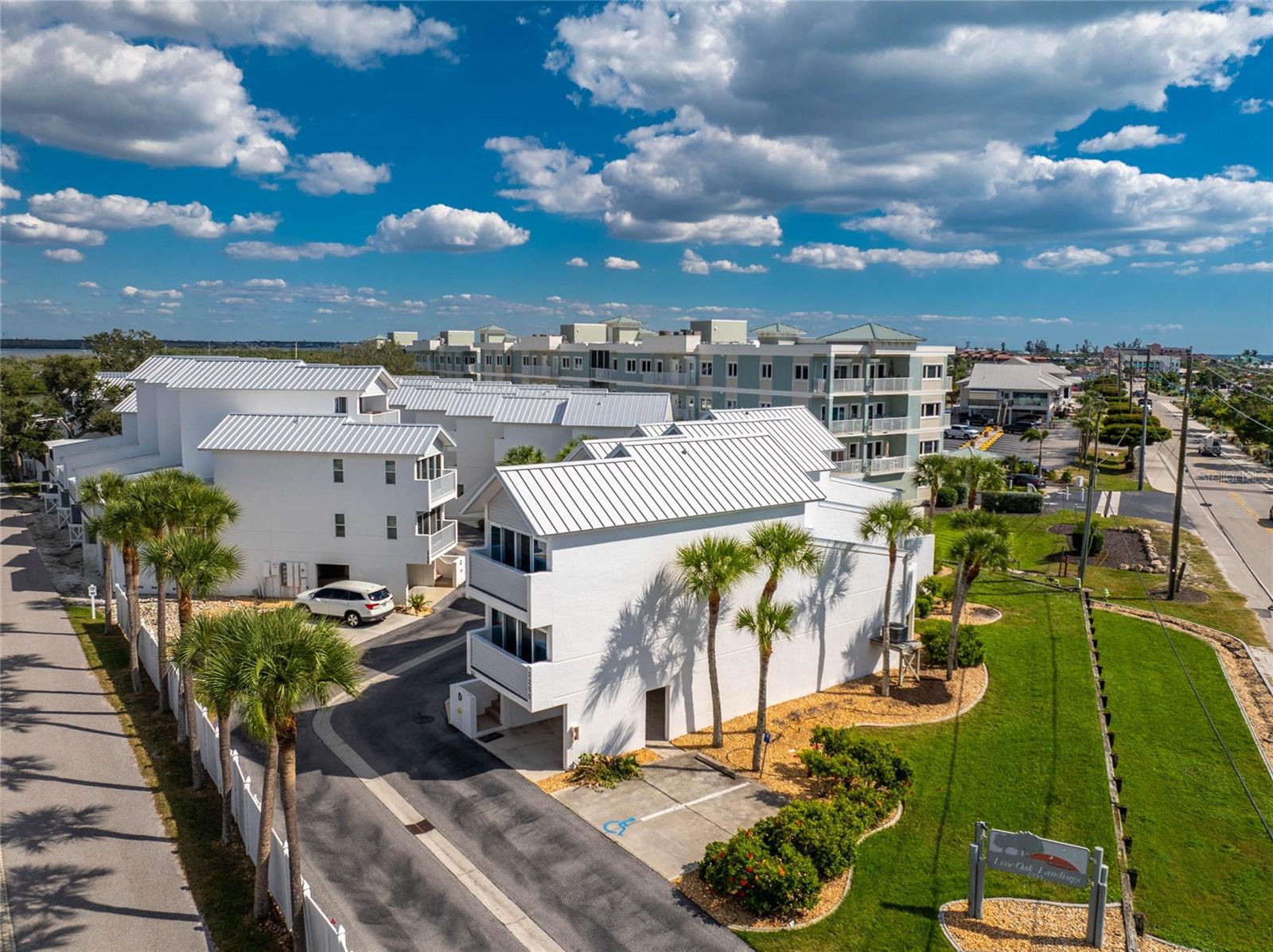 LIVE OAK LANDINGS PH 04 - Residential