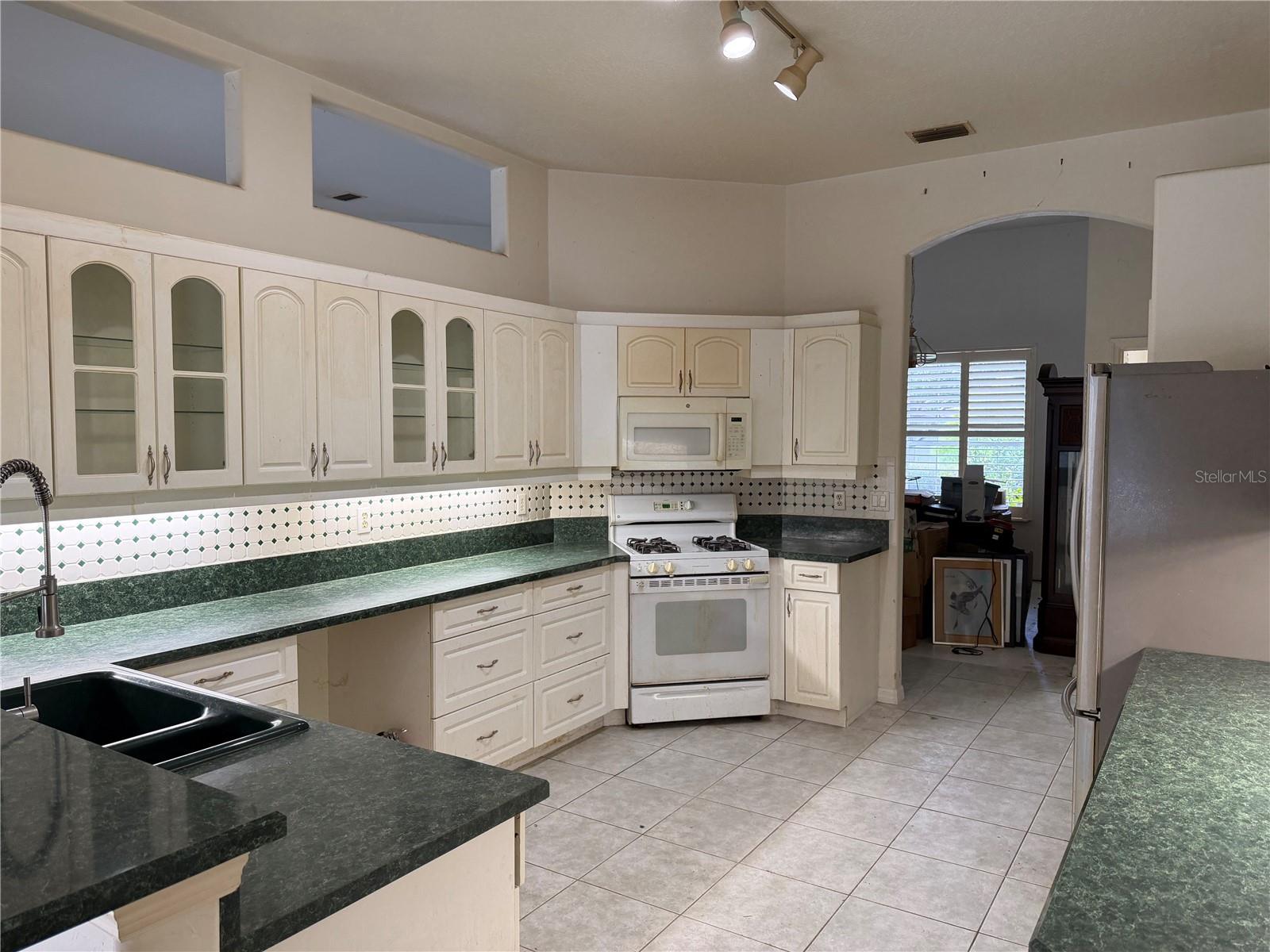 3747 SUNRISE OAKS DRIVE