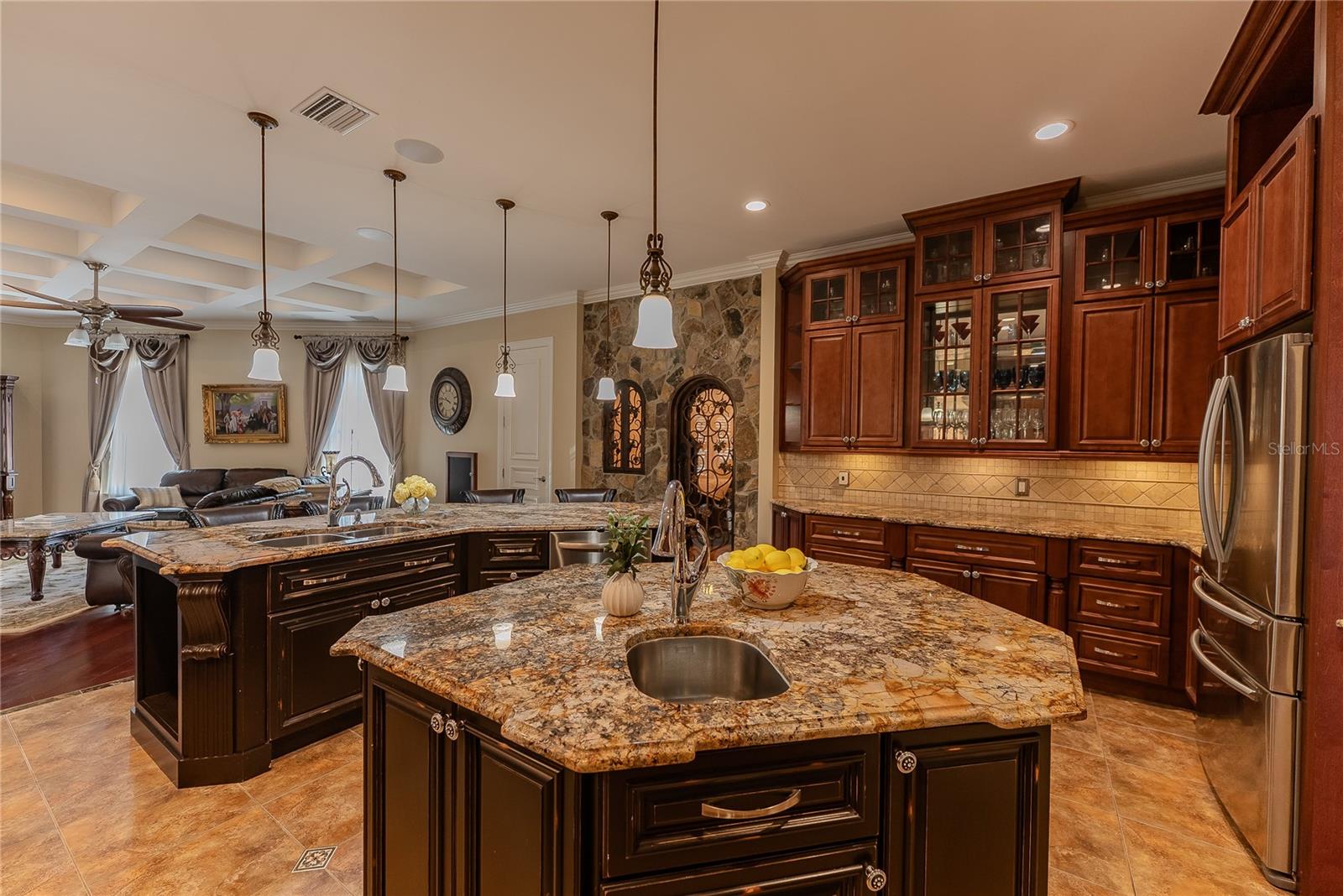 BELLEAIR BEACH YACHT CLUB ESTATES - Residential