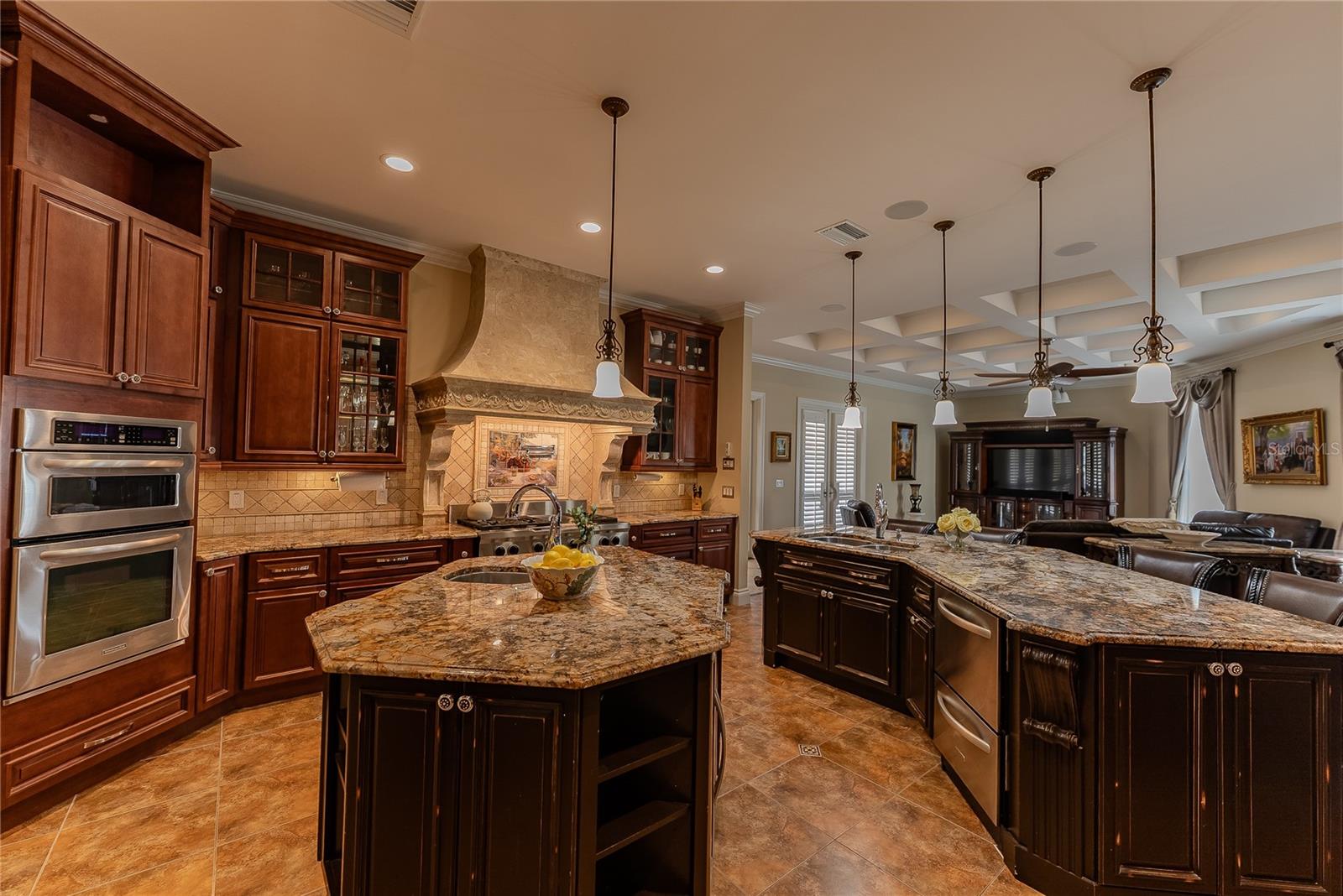 BELLEAIR BEACH YACHT CLUB ESTATES - Residential