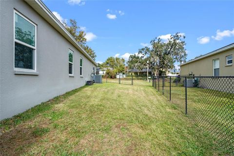 A home in LAKELAND