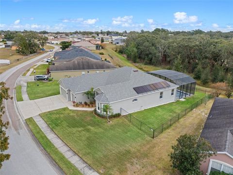 A home in LAKELAND