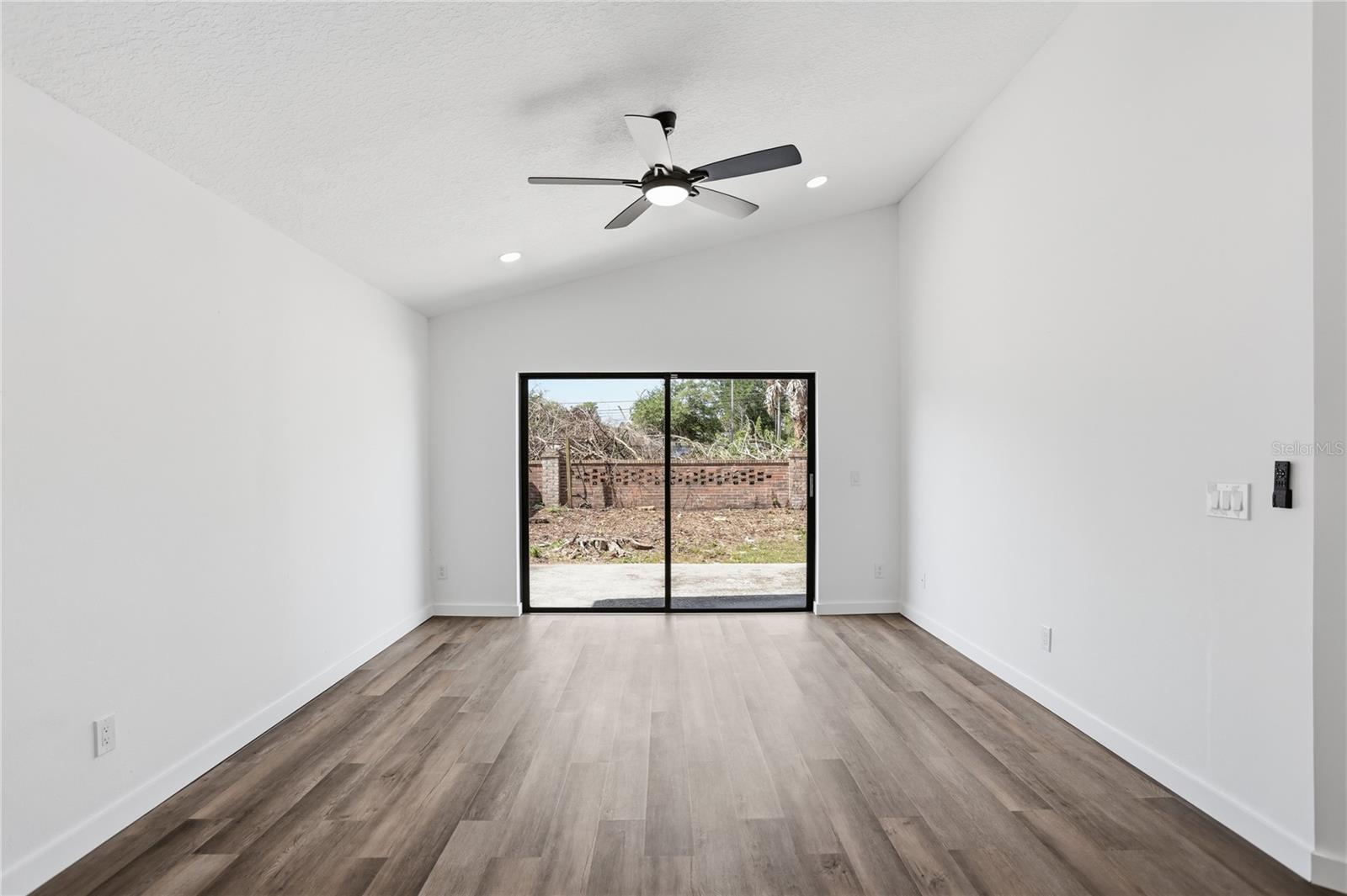 RIO PINAR LAKES - Residential