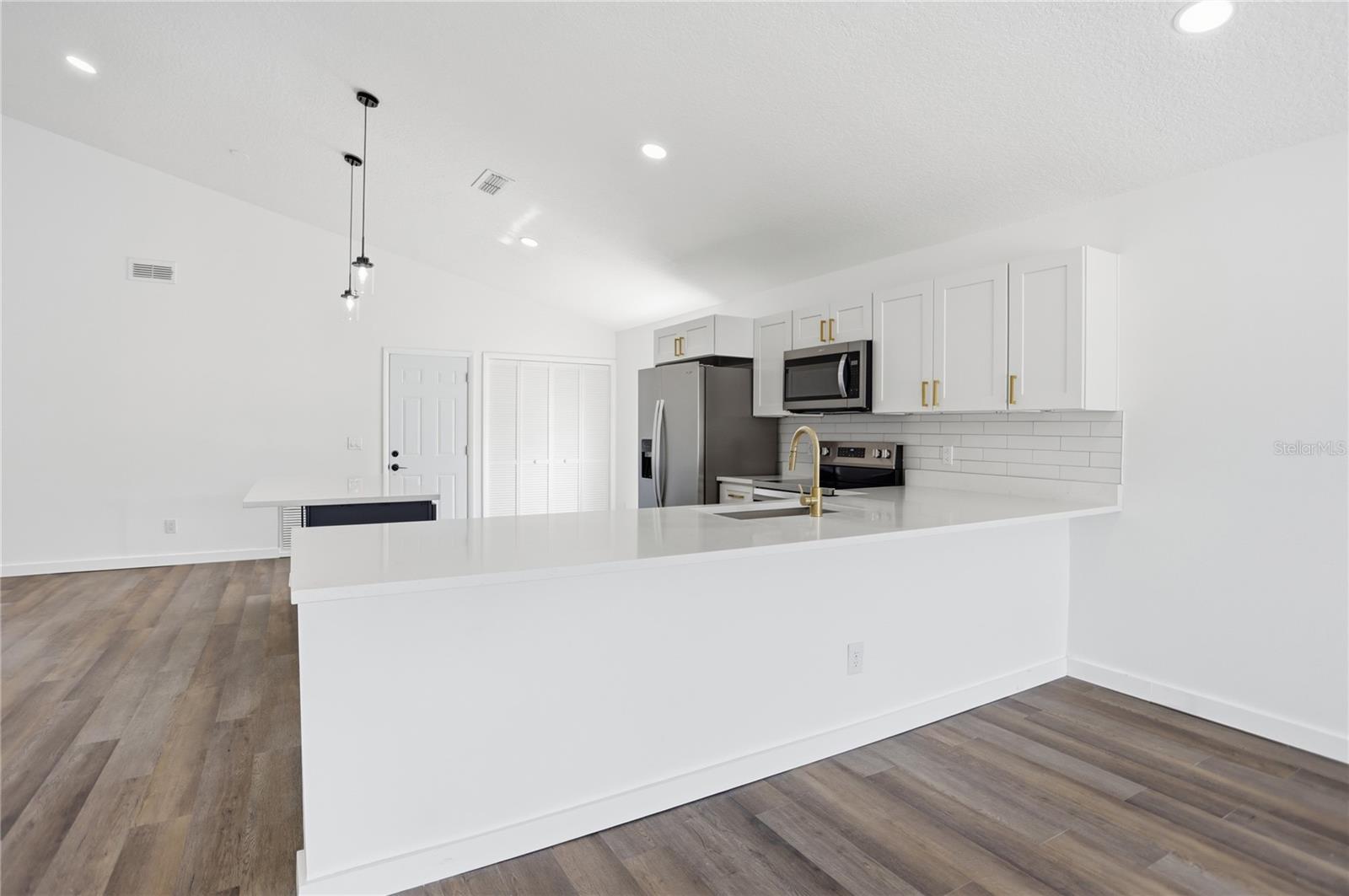 RIO PINAR LAKES - Residential
