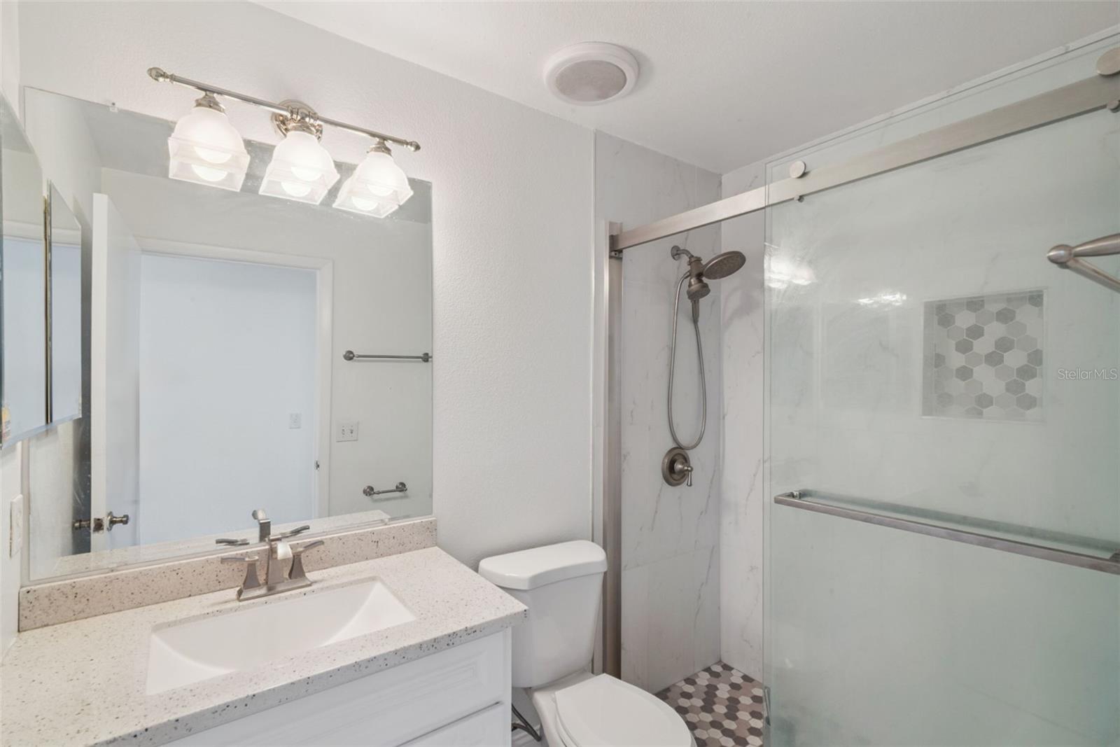 CHASE GROVES UNIT 6 - Residential Lease