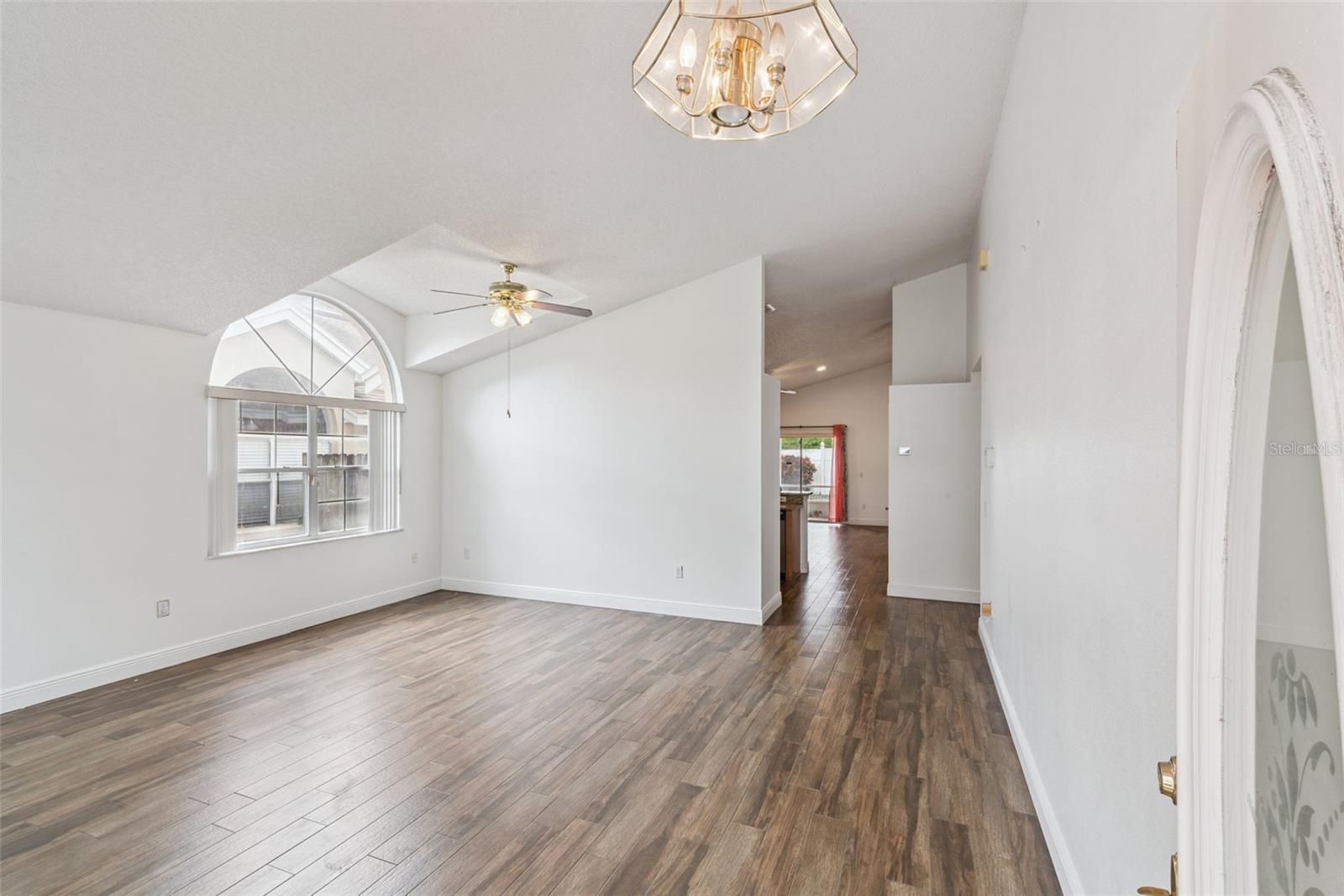 CHASE GROVES UNIT 6 - Residential Lease