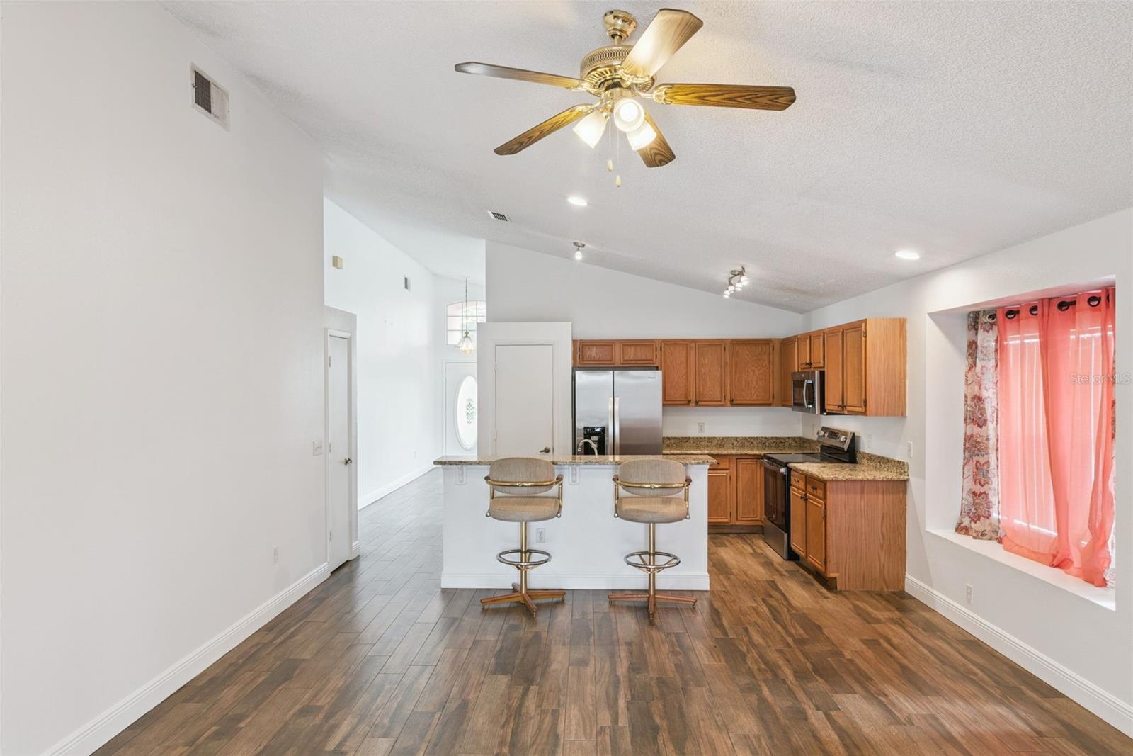 CHASE GROVES UNIT 6 - Residential Lease