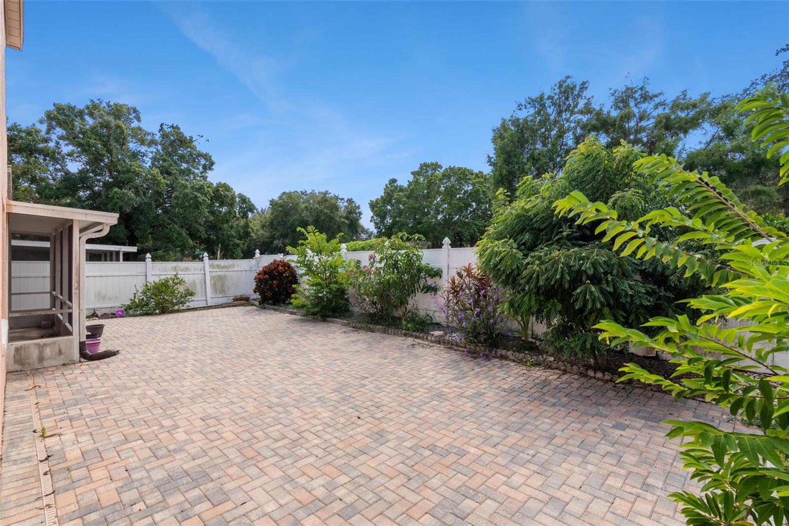 CHASE GROVES UNIT 6 - Residential Lease