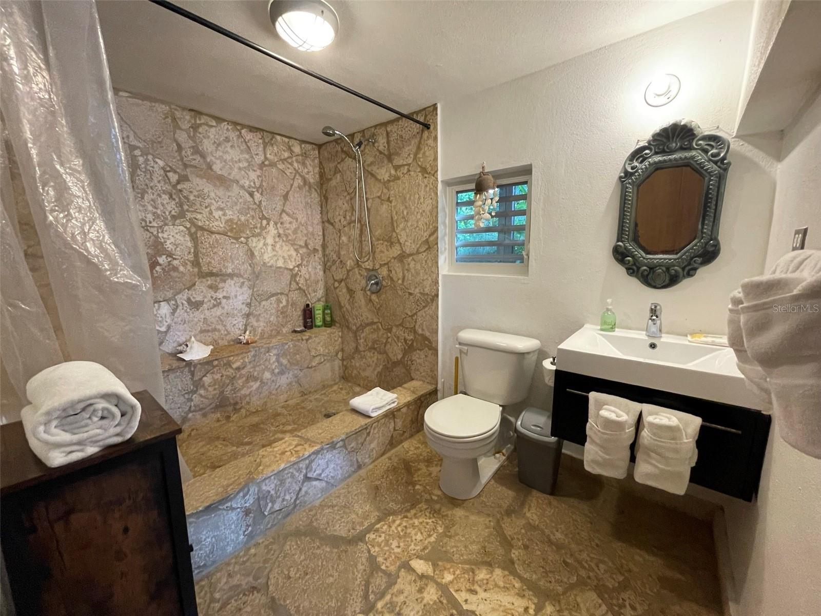 BRAVOS DE BOSTON - Residential