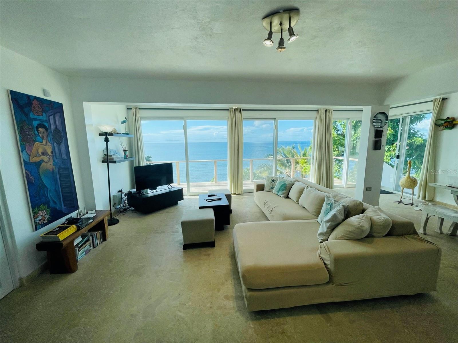 BRAVOS DE BOSTON - Residential