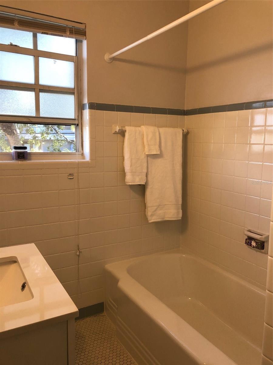 DAVIS ISLANDS PB10 PG52 TO 57 - Residential Lease