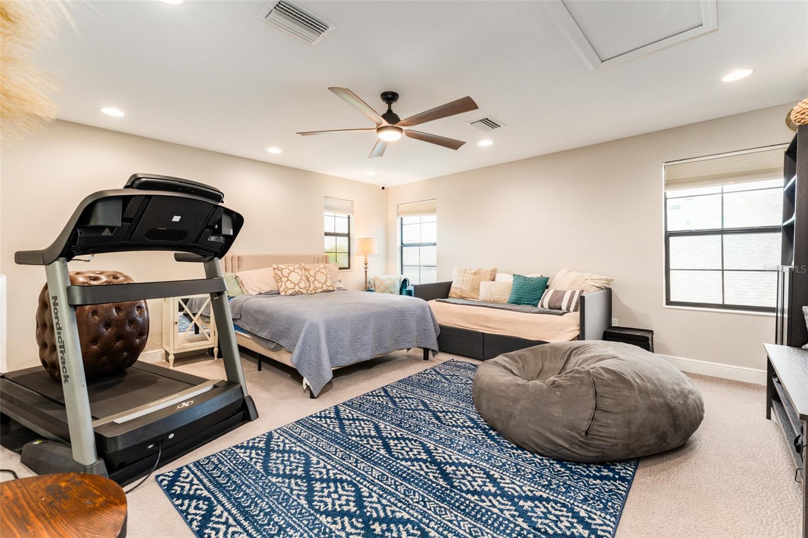 B & D HAWKSTONE PH 1 - Residential