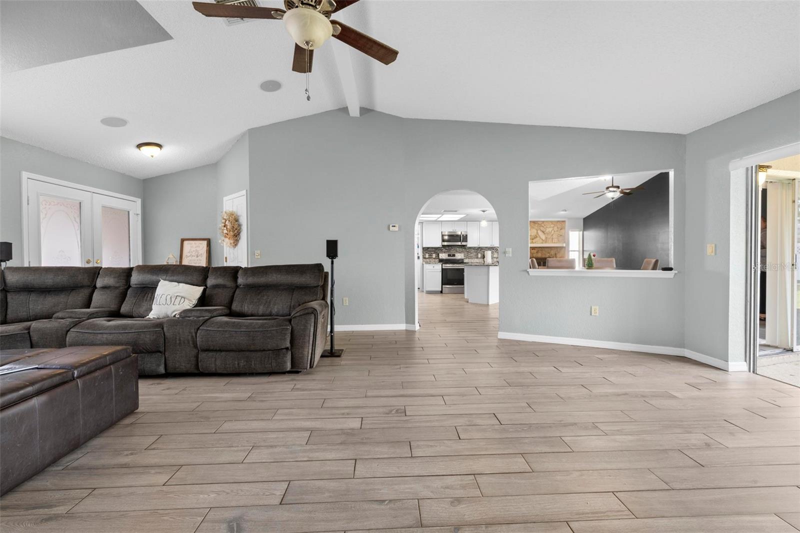 SPRING HILL - Residential