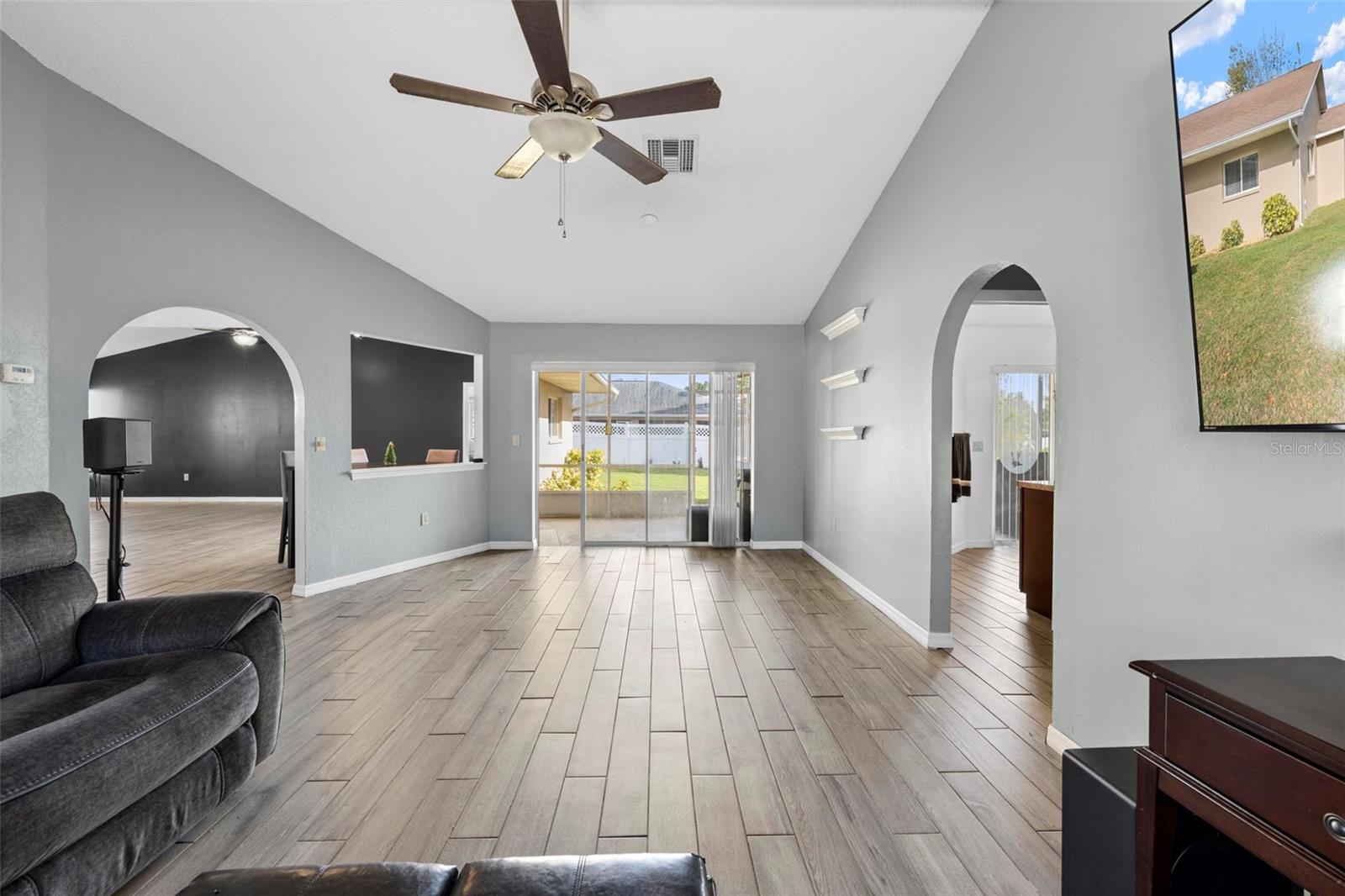 SPRING HILL - Residential