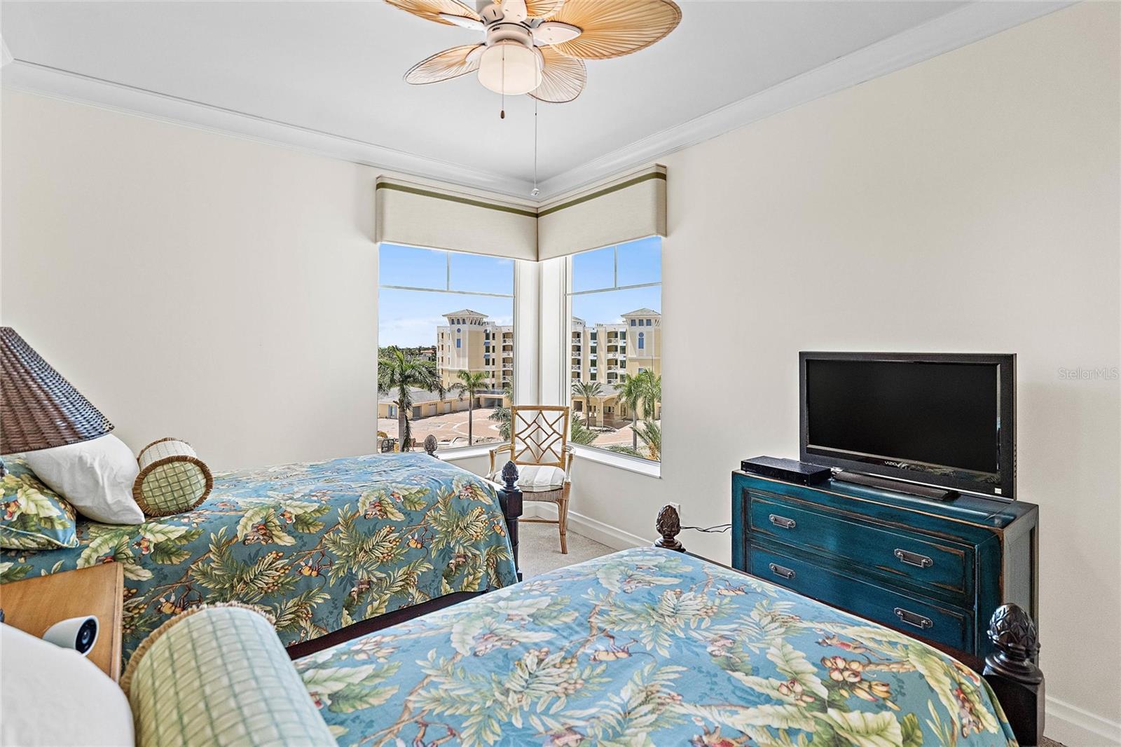 SUNSET POINTE AT COLLANY KEY CONDO - Residential
