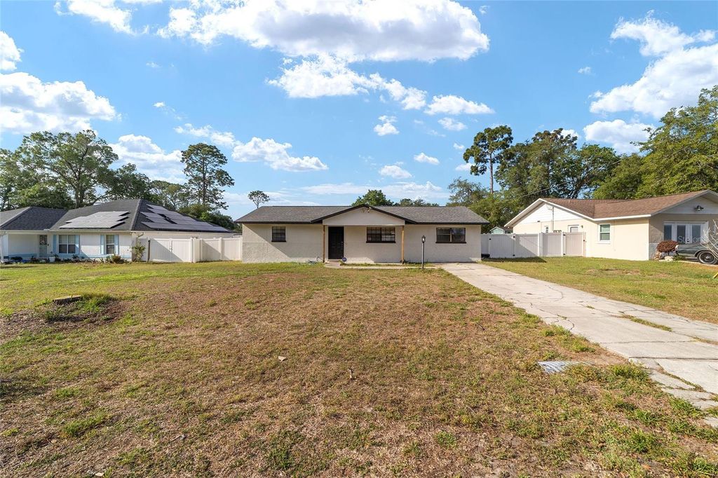 Photo of 20 Cedar Trace, Ocala, FL 34472 (MLS # OM722847)