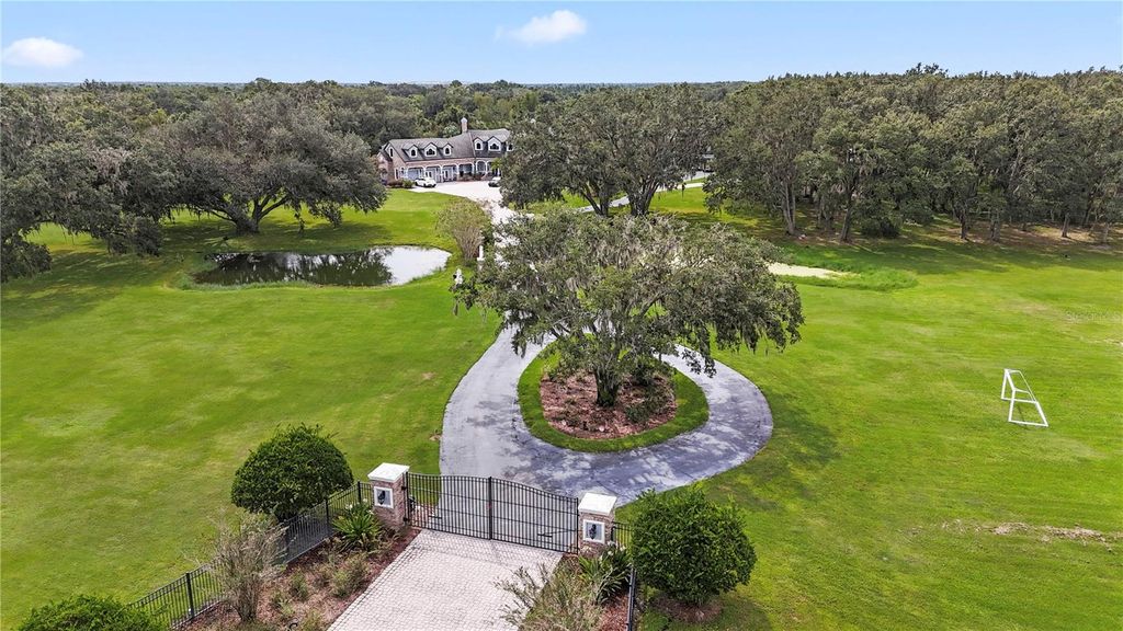 Photo of 17423 Boyette Road, Lithia, FL 33547 (MLS # TB8430352)