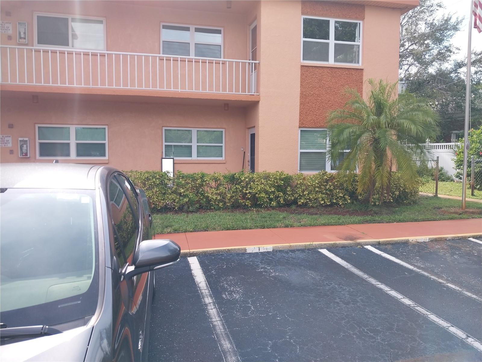 PARKWOOD CONDO - Residential