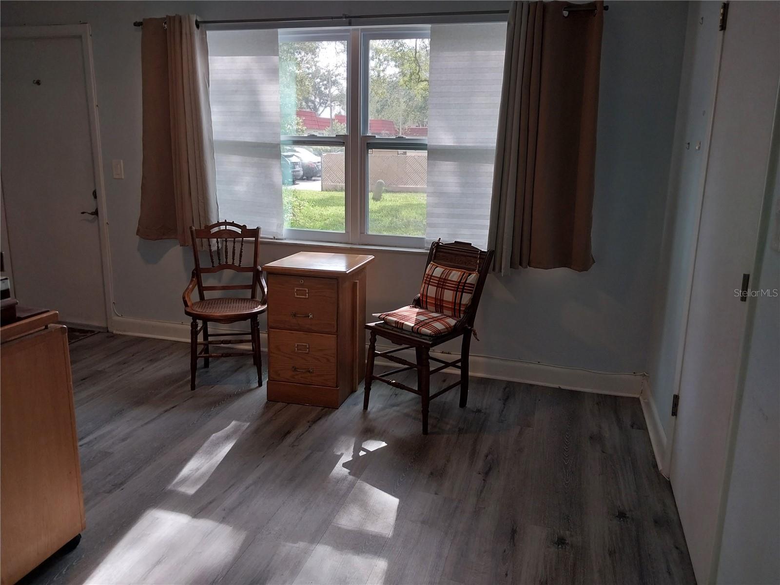 PARKWOOD CONDO - Residential