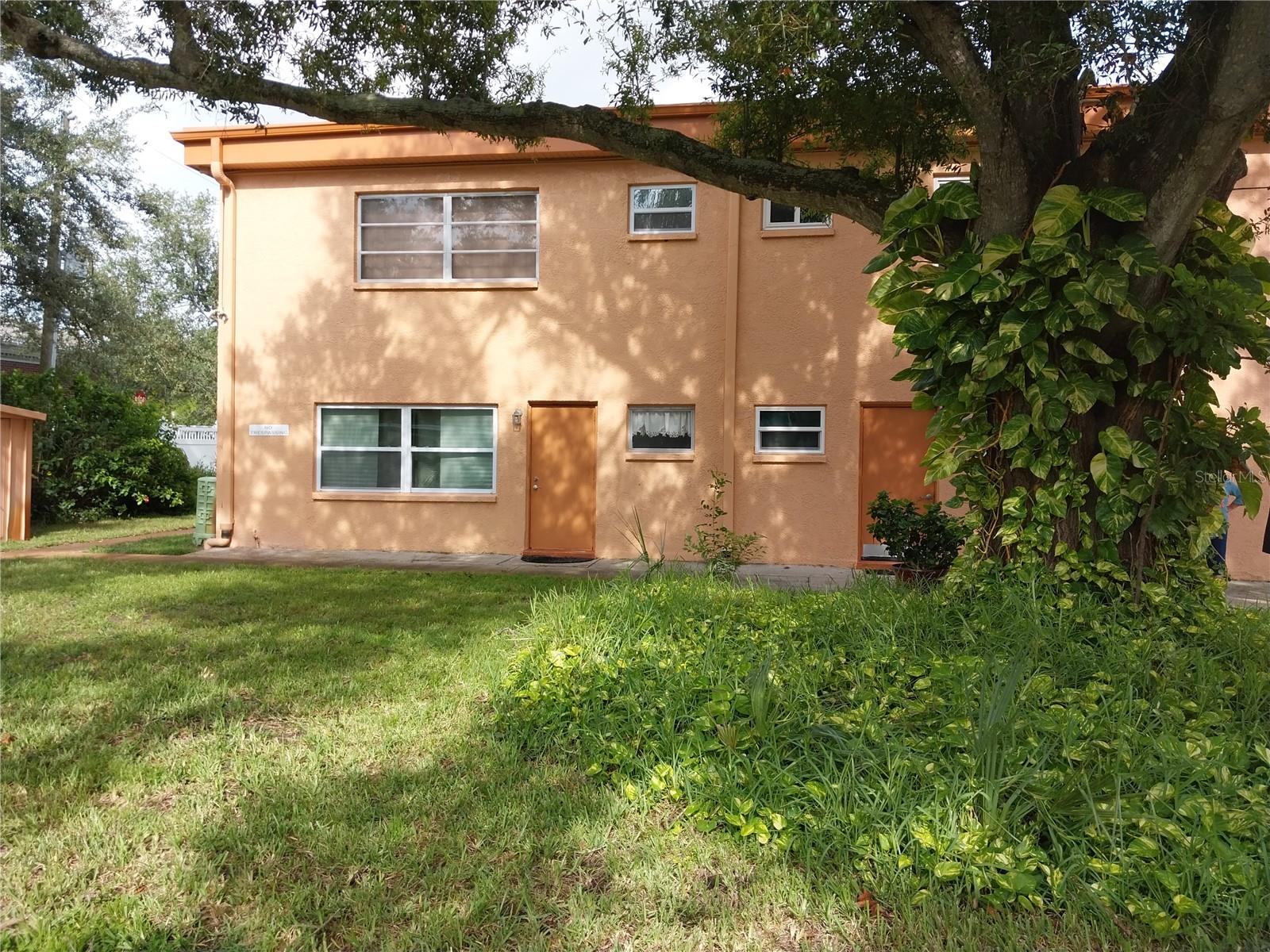 PARKWOOD CONDO - Residential