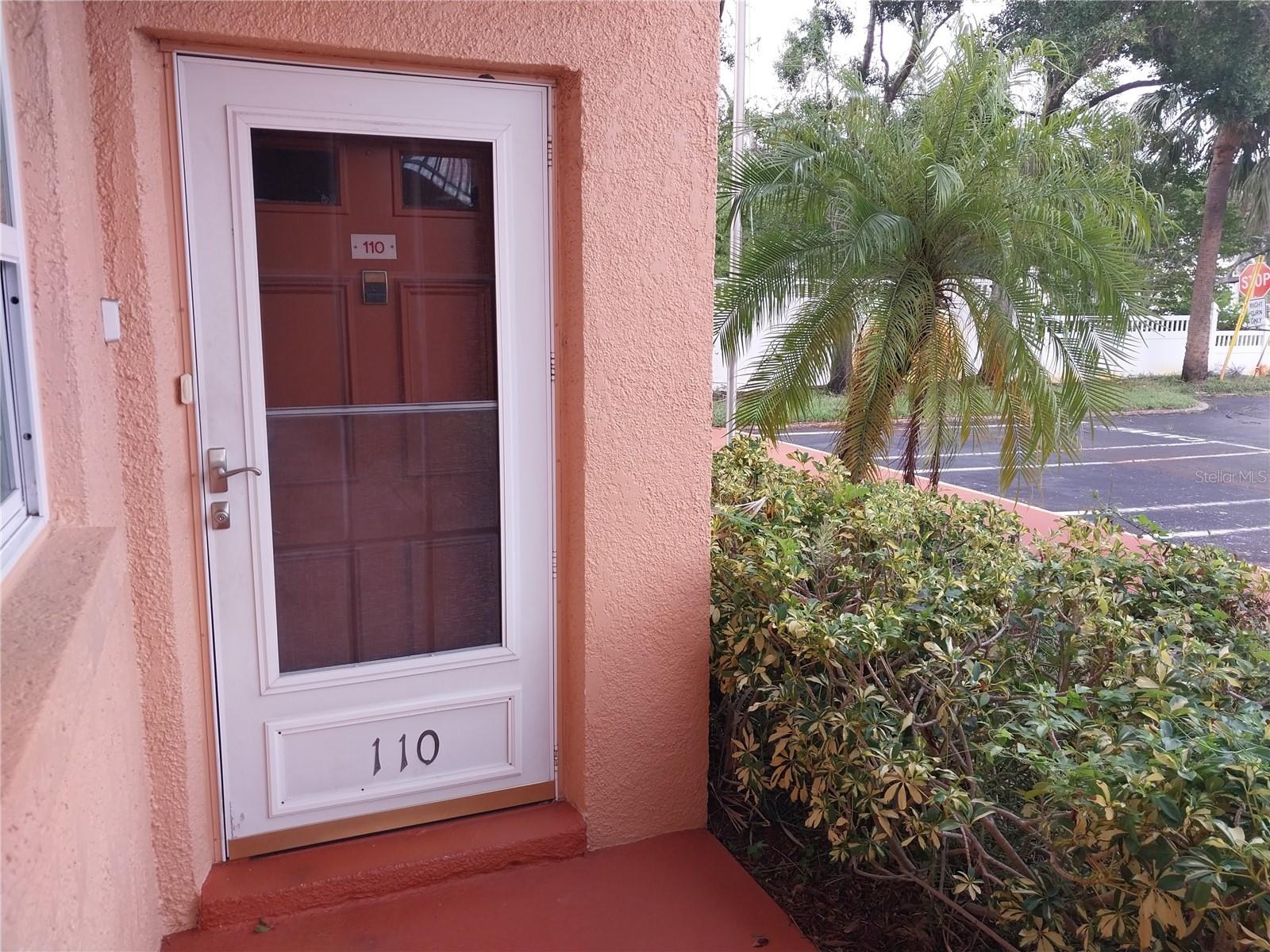 PARKWOOD CONDO - Residential