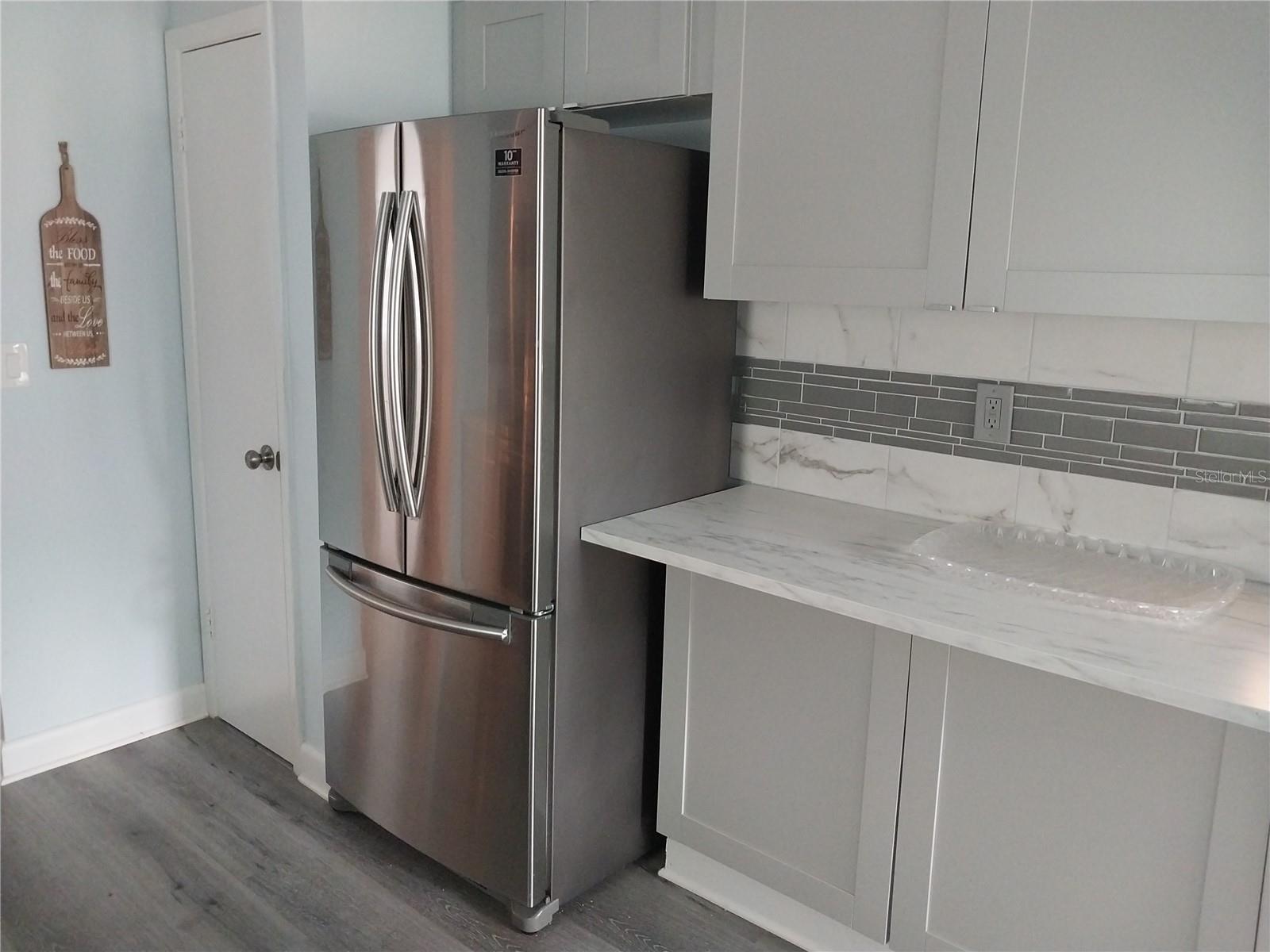 PARKWOOD CONDO - Residential