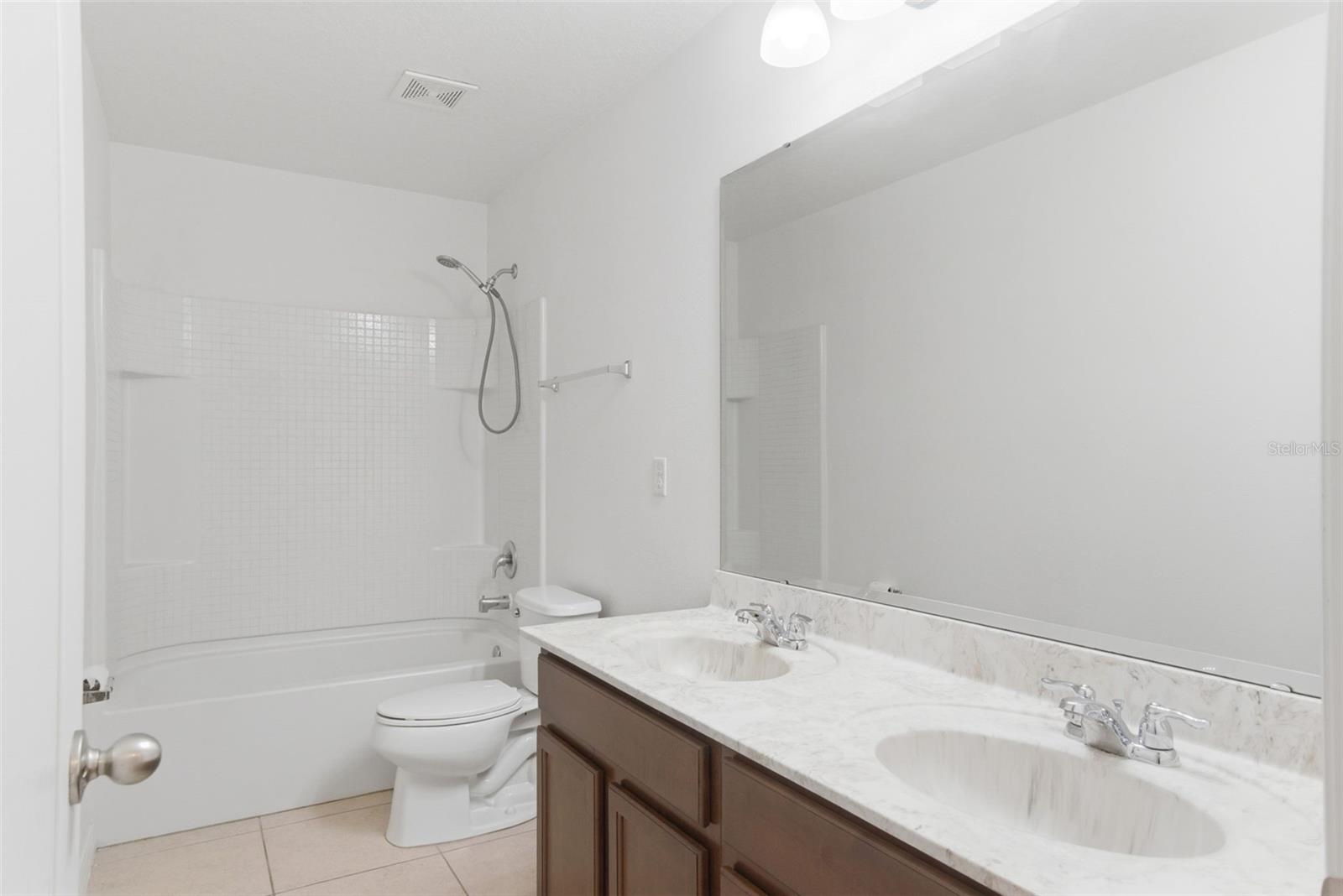 SAWGRASS BAY PH 1B - Residential Lease