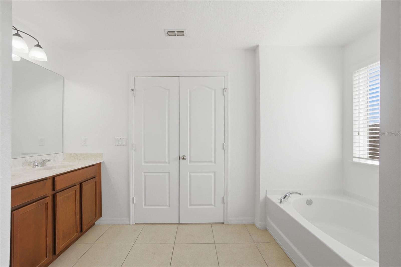 SAWGRASS BAY PH 1B - Residential Lease