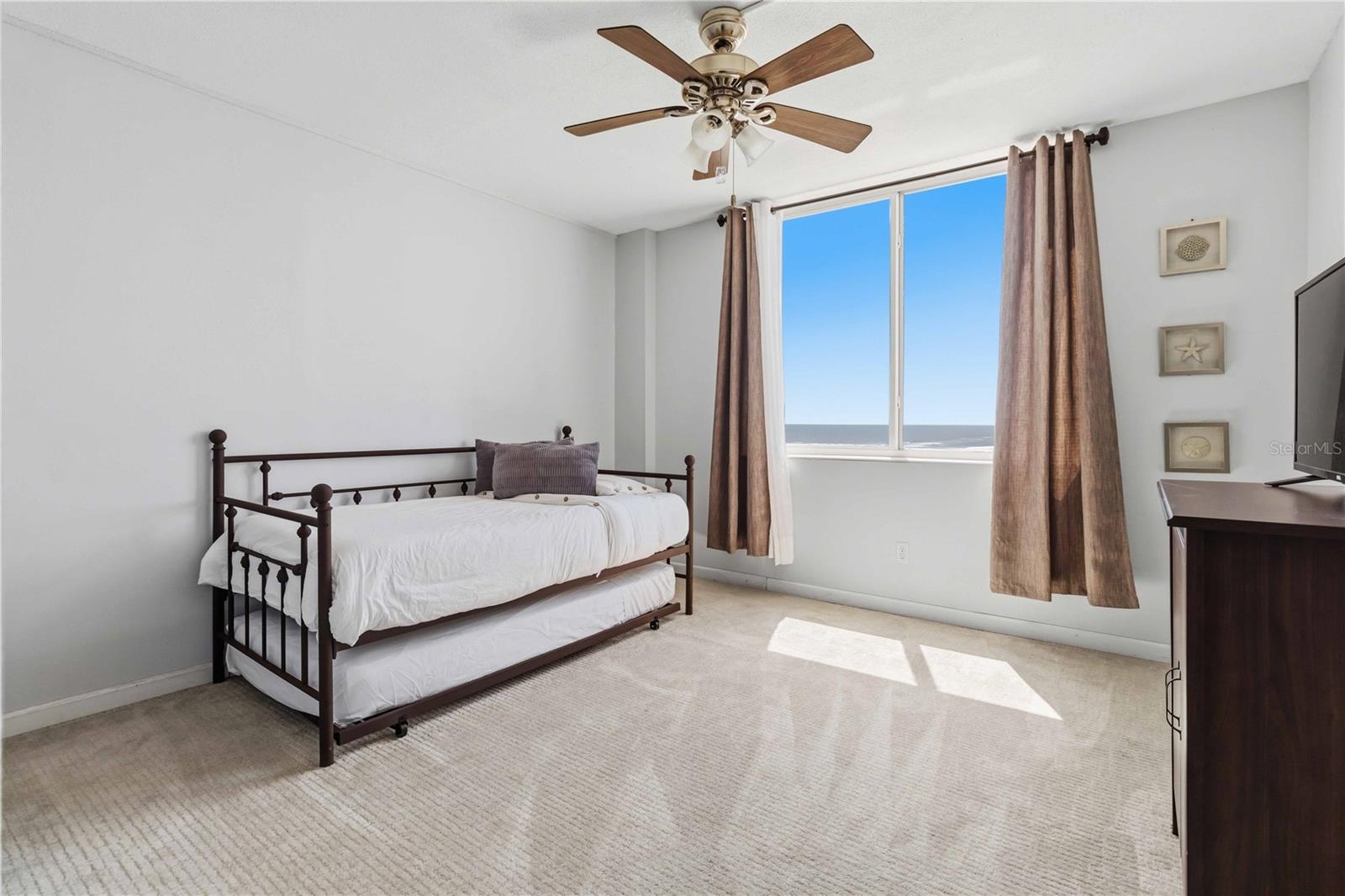 TOWERS - Residential